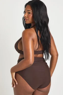 boohoo Haut De Bikini Grande Taille Décolleté Plongeant À Col Licou Plus Essentials<Femme Looks Chocolat|Tenues De Plage