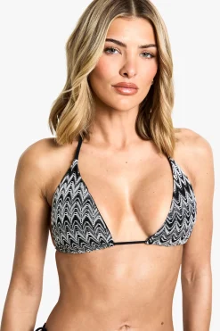 boohoo Haut de bikini triangle à zigzag tricoté<Femme Maillots De Bain|Tenues De Plage