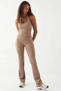Haut de Sport DSGN Studio Ultra Sculpt à Détails de Coutures et Col Licou Rembourré