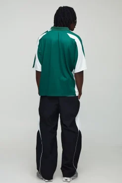 boohooMAN Haut de sport Moto Panel OFCLMAN, grand, surdimensionné et carré<Homme Polos|Tout Afficher