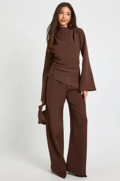 boohoo Haut drapé asymétrique & pantalon à jambe évasée coordonné<Femme Looks Chocolat|Ensembles