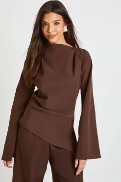 boohoo Haut drapé asymétrique & pantalon à jambe évasée coordonné<Femme Looks Chocolat|Ensembles