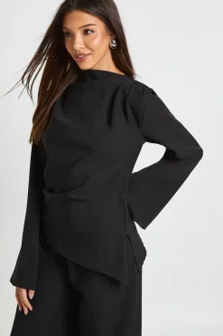 Haut drapé asymétrique & pantalon à jambe large coordonné