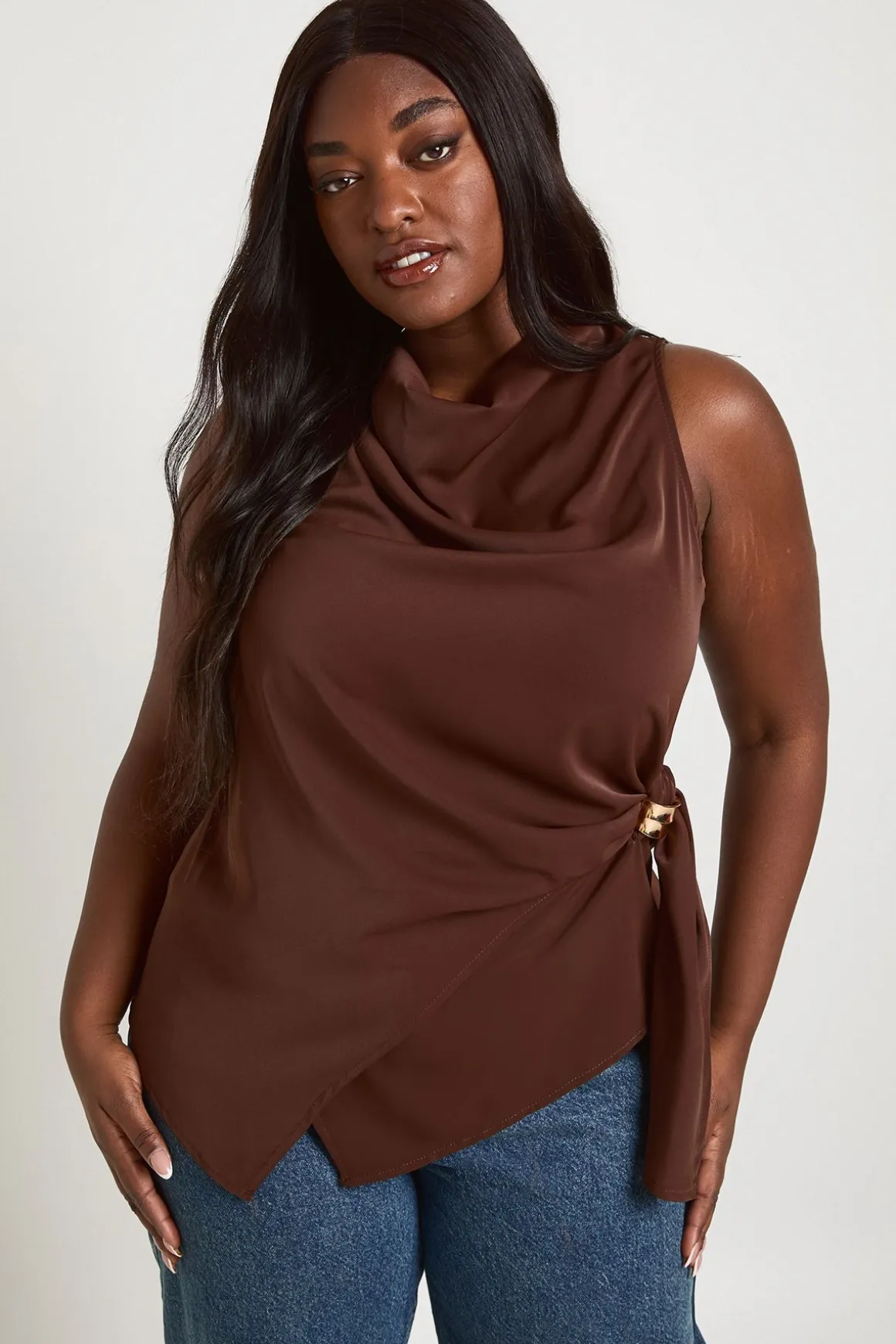 Haut Drapé Grande Taille Avec Détail De Finition