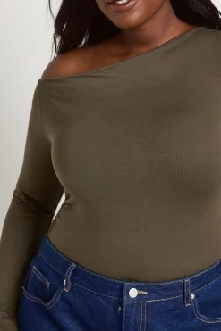 Haut Drapé Grande Taille À Manches Évasées Et Épaules Dénudées