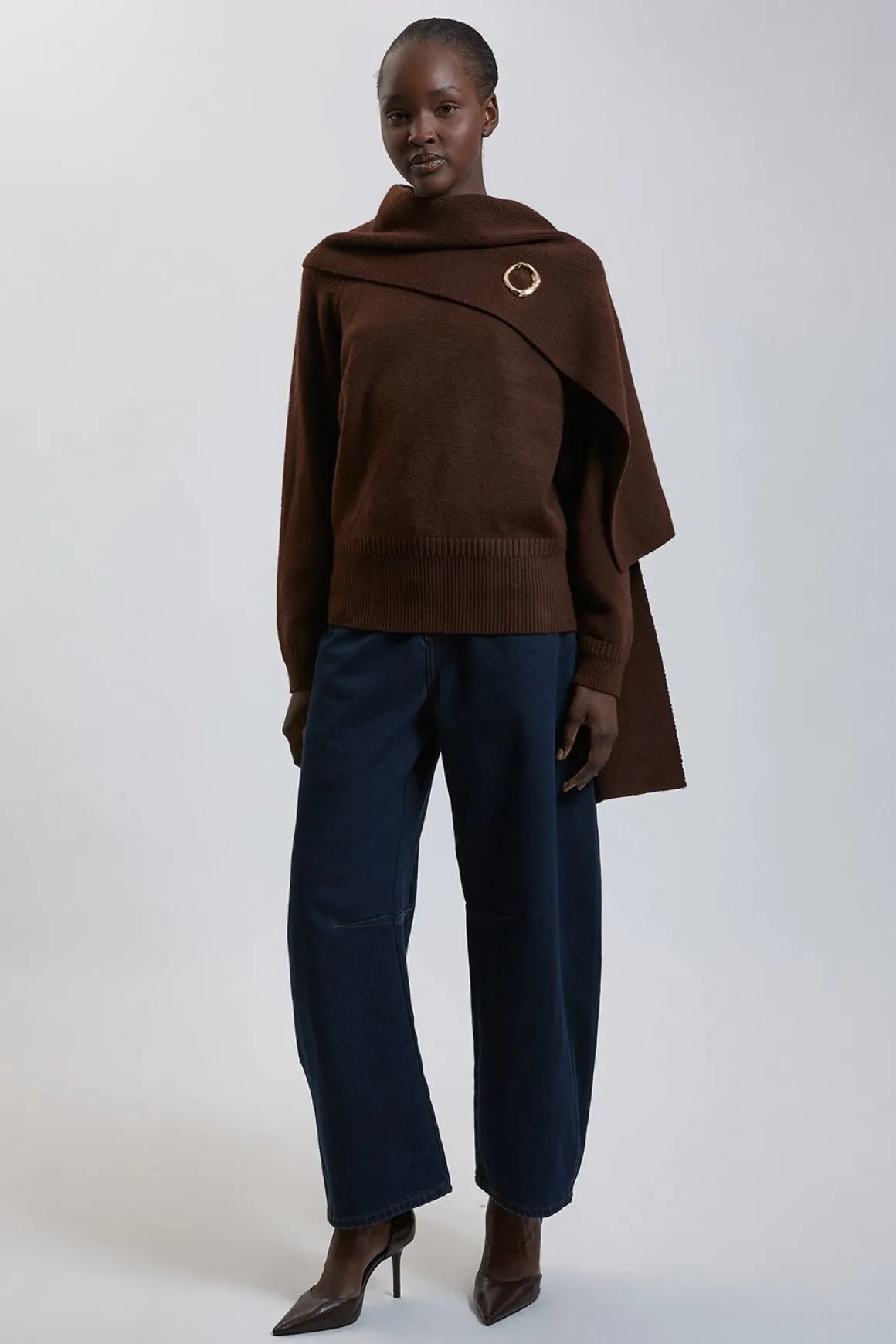 Haut En Maille À Cape Avec Détail Broche