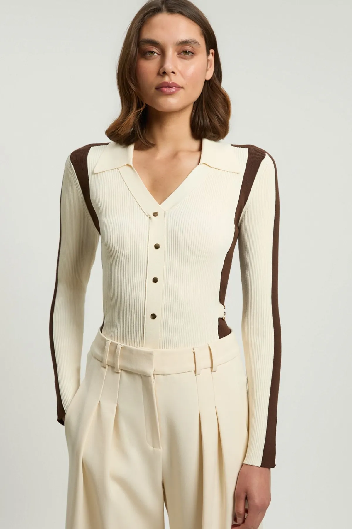 KarenMillen Haut En Maille Côtelée Viscose Avec Boutons Et Détails Contrastés<Femme Pulls Et Gilets|Toutes Les Mailles