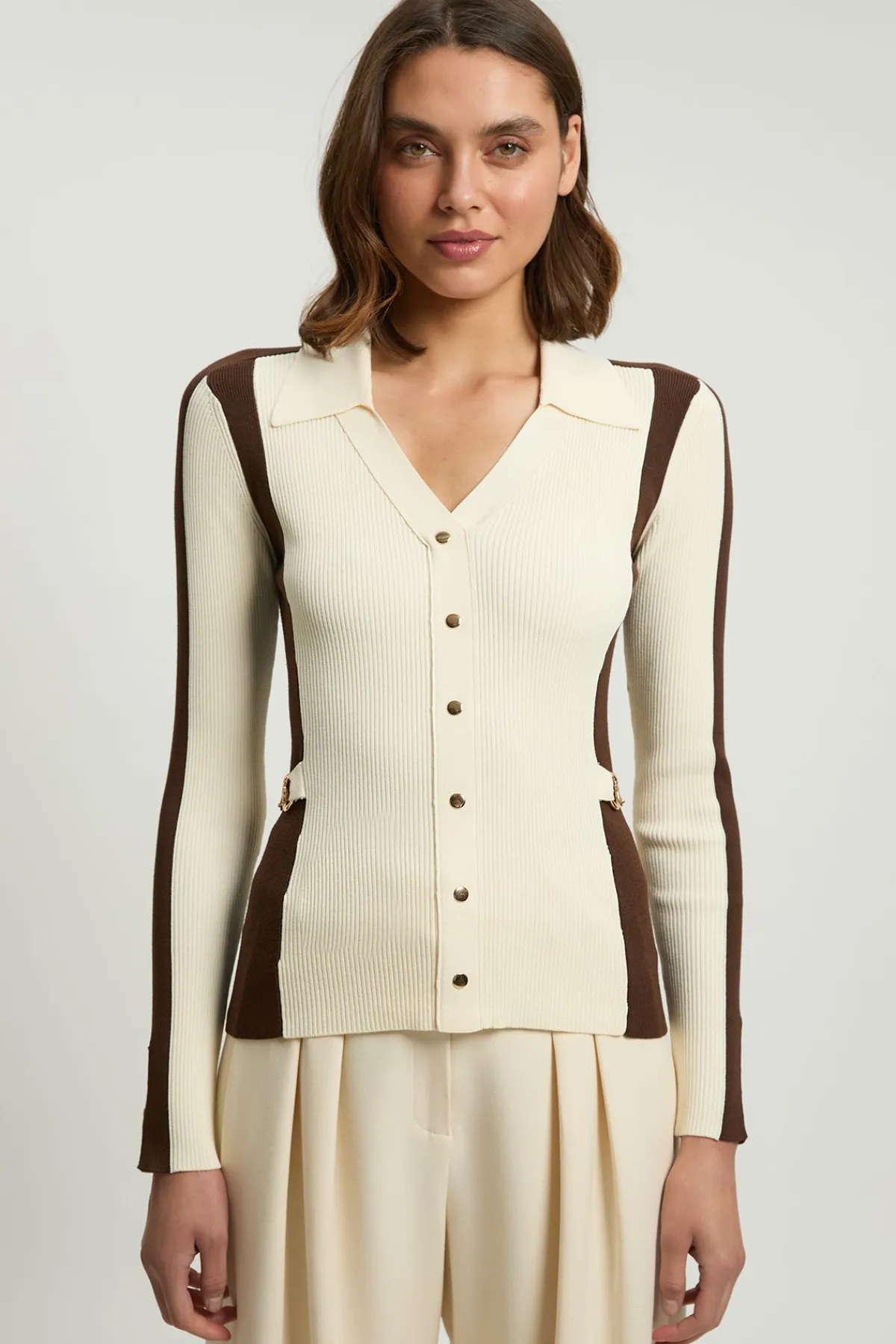 KarenMillen Haut En Maille Côtelée Viscose Avec Boutons Et Détails Contrastés<Femme Pulls Et Gilets|Toutes Les Mailles