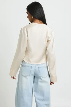 Haut En Satin À Col Bénitier Avec Détail De Lien Noué