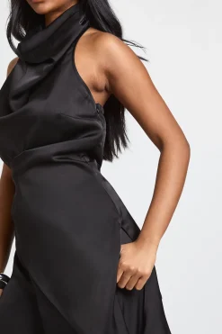 Haut En Satin À Col Bénitier Et Ourlet Asymétrique