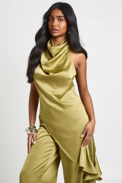 Haut En Satin À Col Bénitier Et Ourlet Asymétrique
