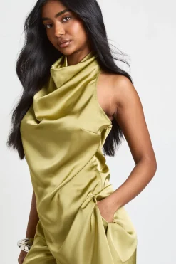 Haut En Satin À Col Bénitier Et Ourlet Asymétrique