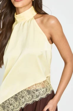 boohoo Haut En Satin Col Montant Avec Finition En Dentelle<Femme Satin Et Dentelle|Tops