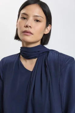 Haut En Viscose À Détail Foulard Petite