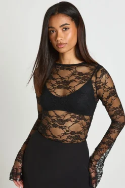 boohoo Haut Grand En Dentelle Col Bateau À Manches Évasées<Femme Satin Et Dentelle|Tops