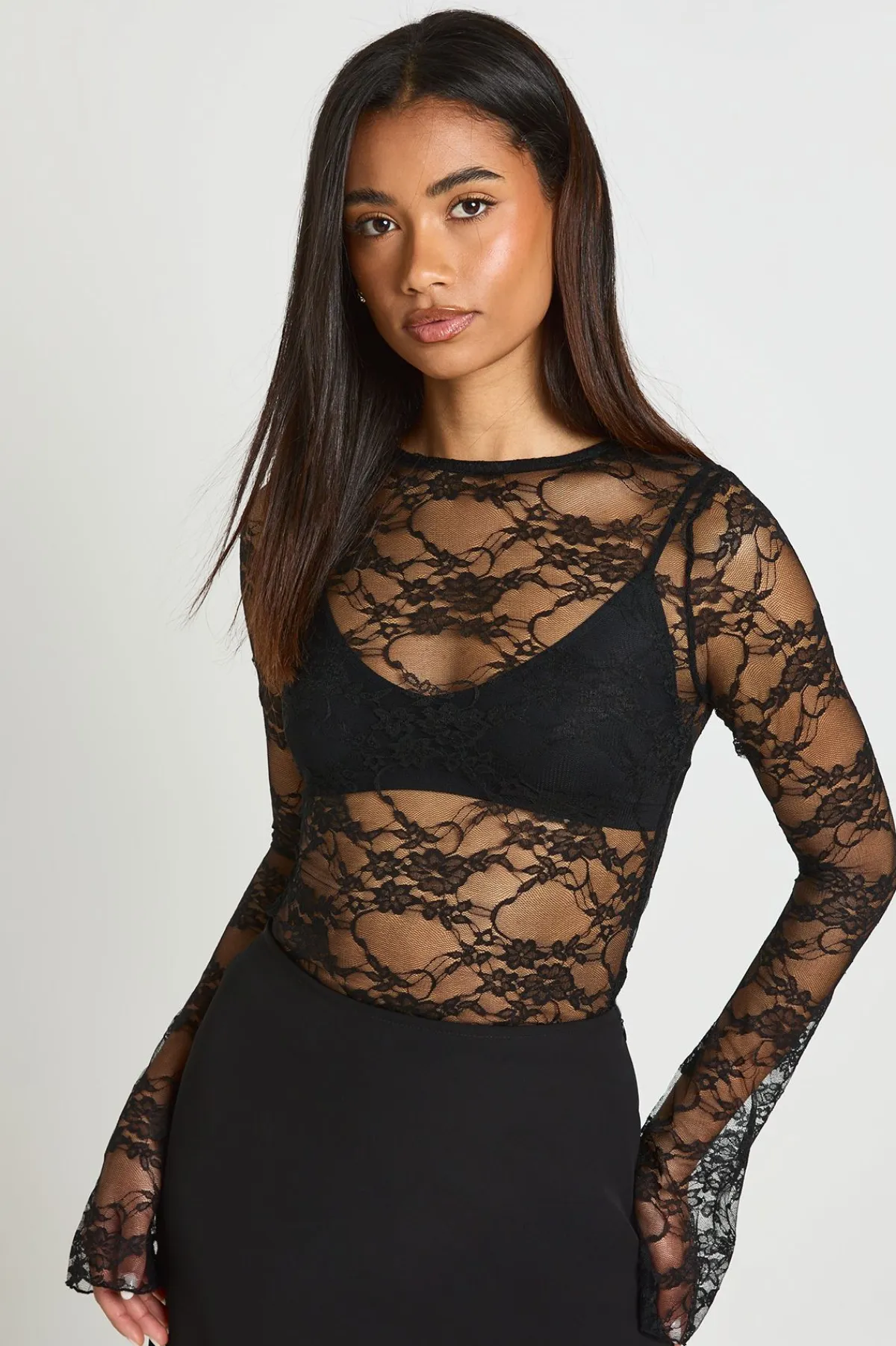 boohoo Haut Grand En Dentelle Col Bateau À Manches Évasées<Femme Satin Et Dentelle|Tops