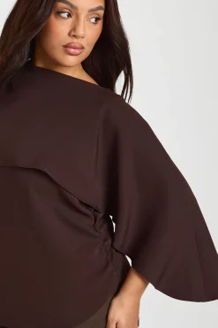 Haut Grande Taille Avec Superposition Cape