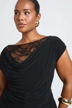 boohoo Haut Grande Taille À Col Bénitier Avec Insert En Dentelle<Femme Satin Et Dentelle|Tops