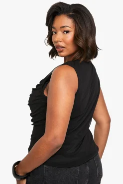 boohoo Haut grande taille à col en V et bouton doré<Femme Tops