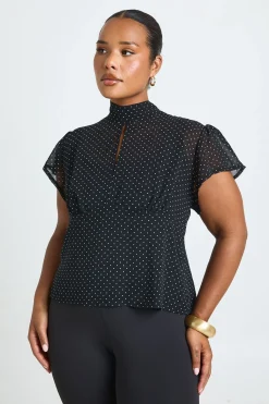 boohoo Haut Grande Taille Col Montant À Pois Avec Découpe Goutte D'eau<Femme Pois|Tops