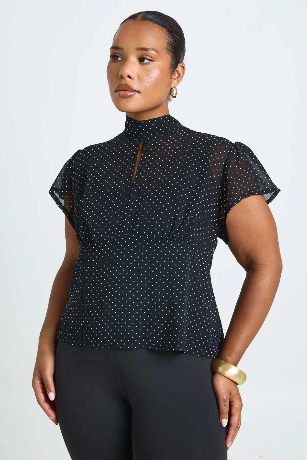 boohoo Haut Grande Taille Col Montant À Pois Avec Découpe Goutte D'eau<Femme Pois|Tops