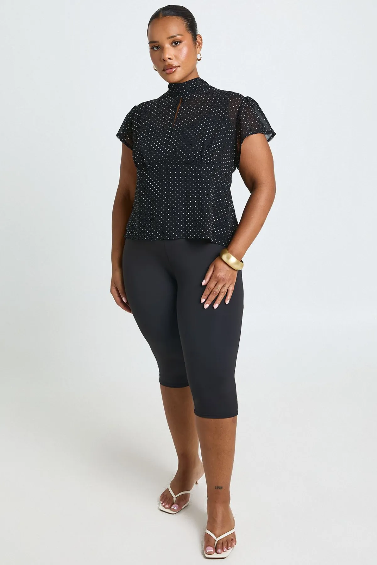 boohoo Haut Grande Taille Col Montant À Pois Avec Découpe Goutte D'eau<Femme Pois|Tops