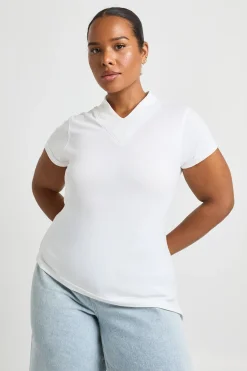 boohoo Haut Grande Taille Col V Ourlet Asymétrique<Femme Tons Neutres|Tops
