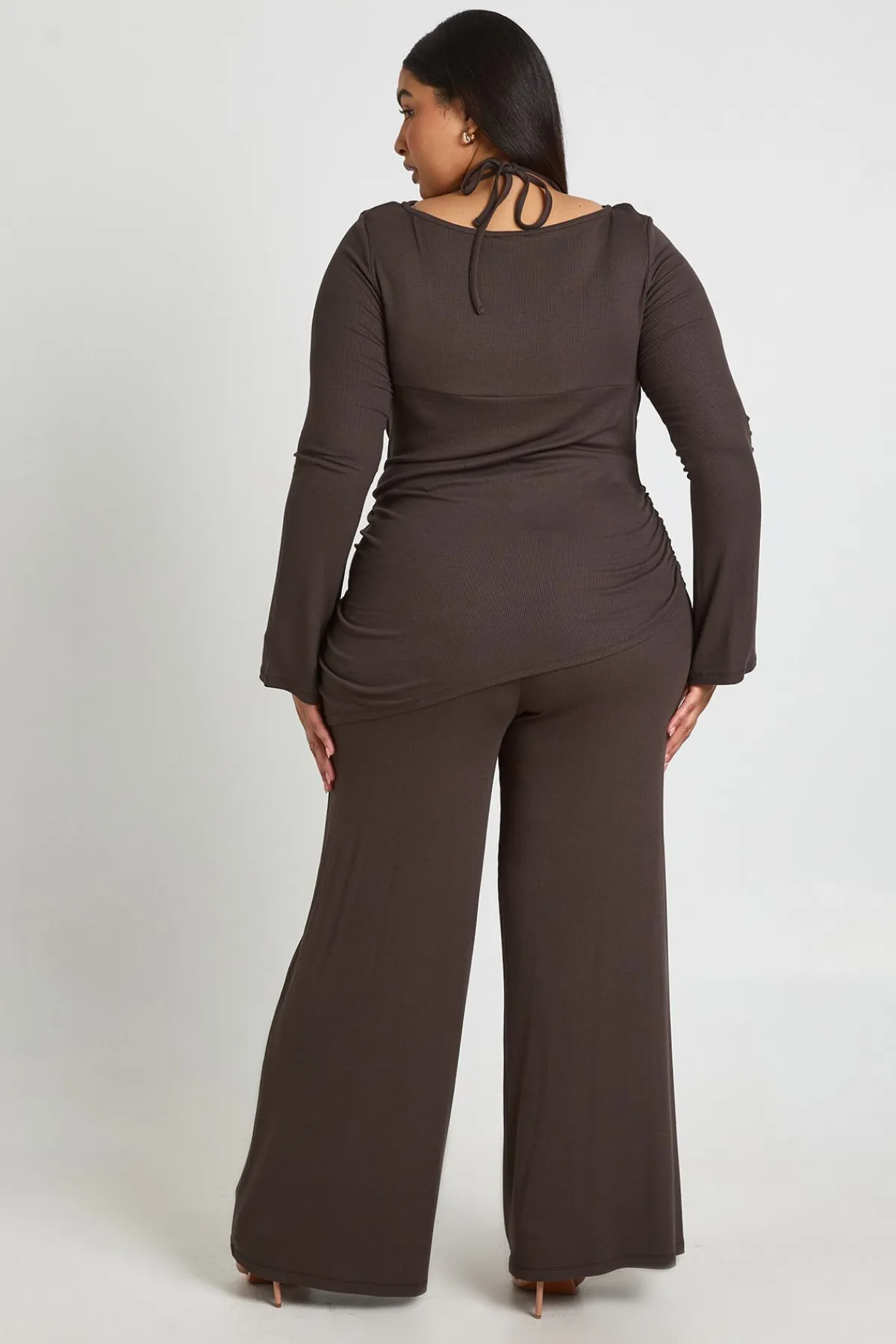 boohoo Haut Grande Taille Côtelé À Double Épaisseur Manches Longues Asymétrique<Femme Looks Chocolat|Tops