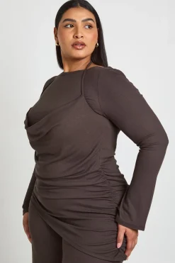 boohoo Haut Grande Taille Côtelé À Double Épaisseur Manches Longues Asymétrique<Femme Looks Chocolat|Tops