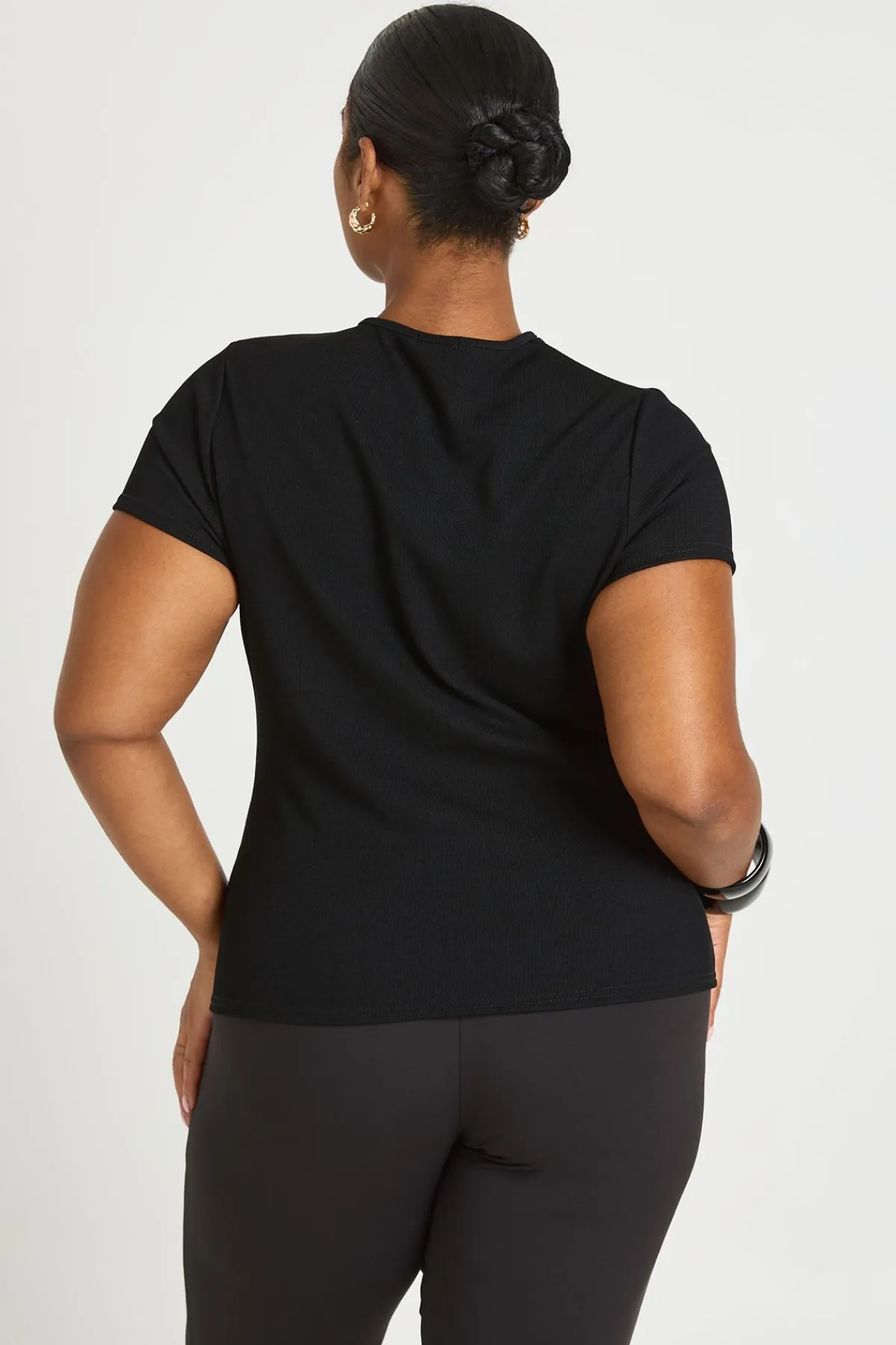 boohoo Haut Grande Taille Côtelé À Manches Courtes Avec Découpe Et Détail Doré<Femme Tops