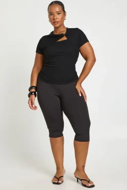 boohoo Haut Grande Taille Côtelé À Manches Courtes Avec Découpe Et Détail Doré<Femme Tops