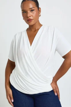 Haut Grande Taille À Double Couche En Tissu Slinky Avec Col Bénitier Profond, Manches Courtes Et Détails Froncés