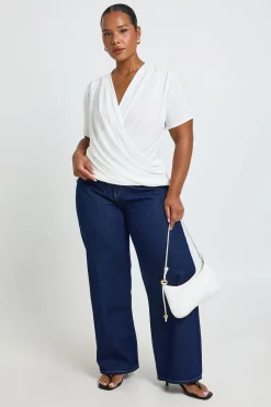 Haut Grande Taille À Double Couche En Tissu Slinky Avec Col Bénitier Profond, Manches Courtes Et Détails Froncés