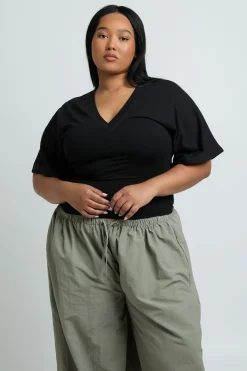 boohoo Haut Grande Taille À Encolure En V Et Taille Cintrée<Femme Tops
