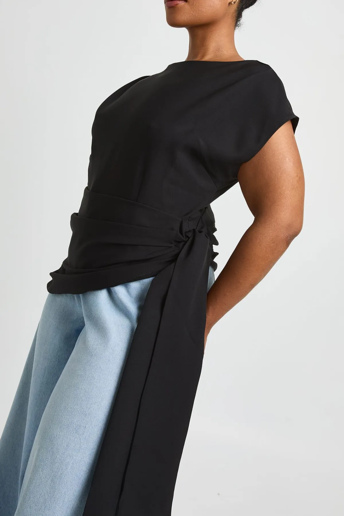 boohoo Haut Grande Taille Encolure Oblique Avec Drapé Noué Sur Le Côté<Femme Tops