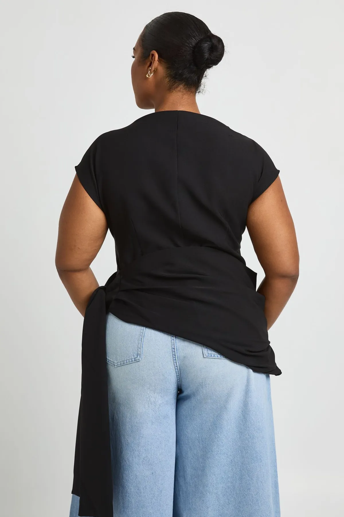 boohoo Haut Grande Taille Encolure Oblique Avec Drapé Noué Sur Le Côté<Femme Tops