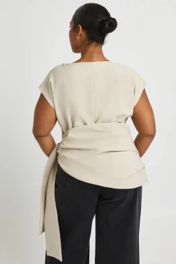 Haut Grande Taille À Encolure Slash Et Drapé Latéral