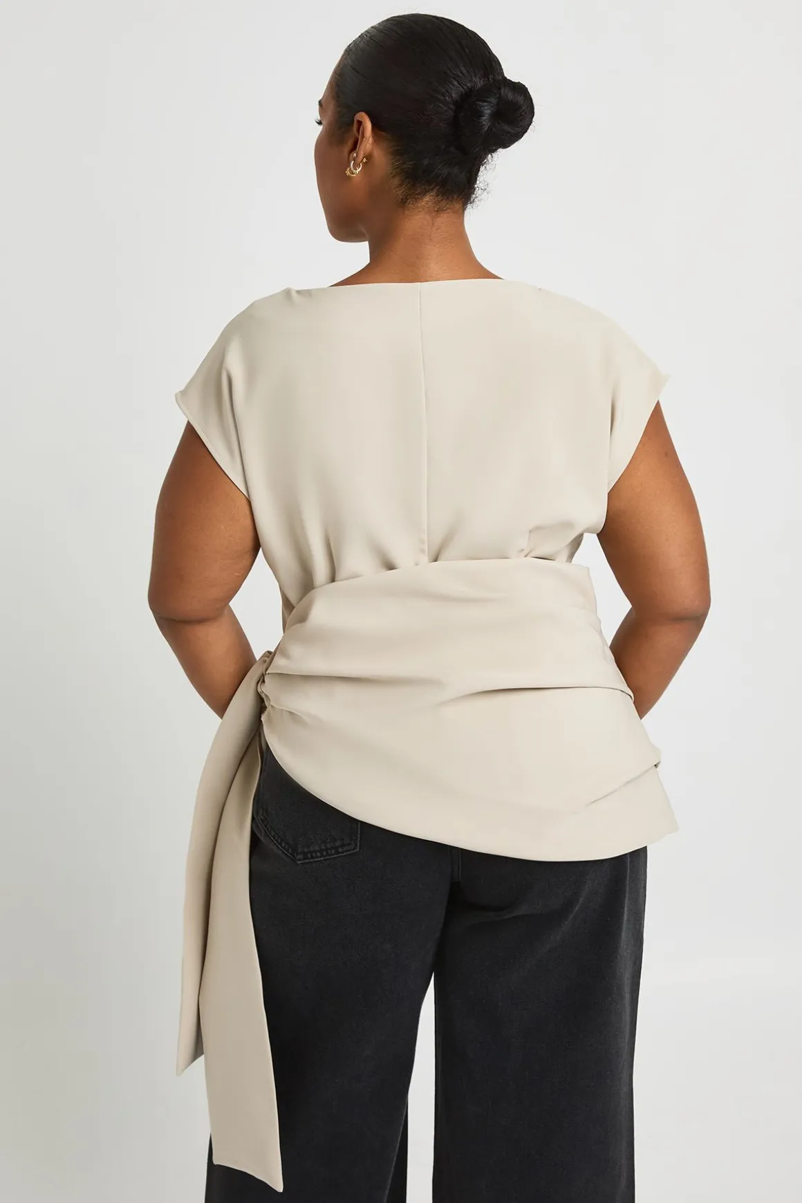 Haut Grande Taille À Encolure Slash Et Drapé Latéral