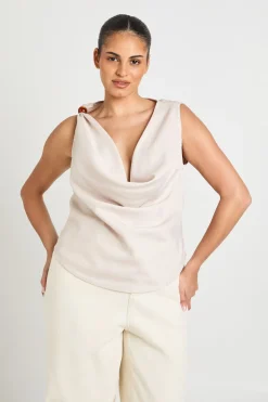 Haut Grande Taille En Crêpe À Col Bénitier Orné De Perles