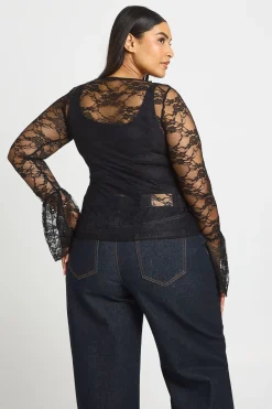Haut Grande Taille En Dentelle Transparente À Poignets Évasés