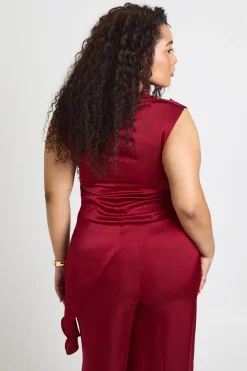 boohoo Haut Grande Taille En Satin Col Bénitier Ourlet Asymétrique<Femme Satin Et Dentelle|Tops