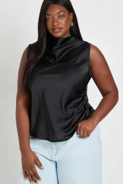 boohoo Haut Grande Taille En Satin Drapé Avec Détail Froncé Sur Le Côté<Femme Satin Et Dentelle|Tops