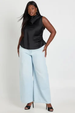 boohoo Haut Grande Taille En Satin Drapé Avec Détail Froncé Sur Le Côté<Femme Satin Et Dentelle|Tops