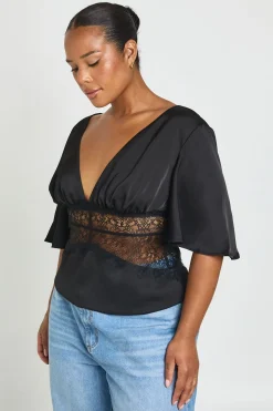 Haut Grande Taille En Satin À Manches Évasées Avec Empiècement En Dentelle