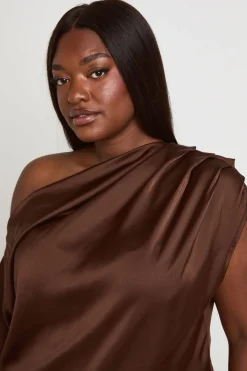 boohoo Haut Grande Taille En Satin À Épaules Froncées Et Encolure Bardot<Femme Satin Et Dentelle|Tops