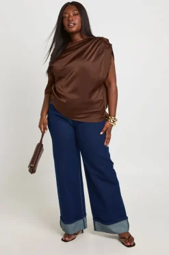 boohoo Haut Grande Taille En Satin À Épaules Froncées Et Encolure Bardot<Femme Satin Et Dentelle|Tops