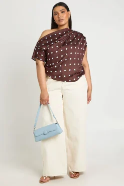 Haut Grande Taille En Satin À Pois Avec Épaule Dénudée Et Fronces
