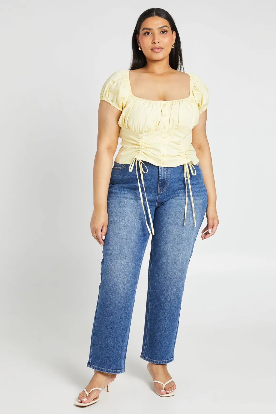 Haut Grande Taille À Manches Bouffantes Et Boutonnage Devant