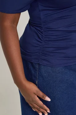 Haut Grande Taille À Manches Courtes Évasées Et Épaules Dénudées