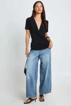 boohoo Haut Grande Taille À Manches Courtes En Tissu Slinky À Double Col Bénitier Plongeant Et Froncé<Femme Tops